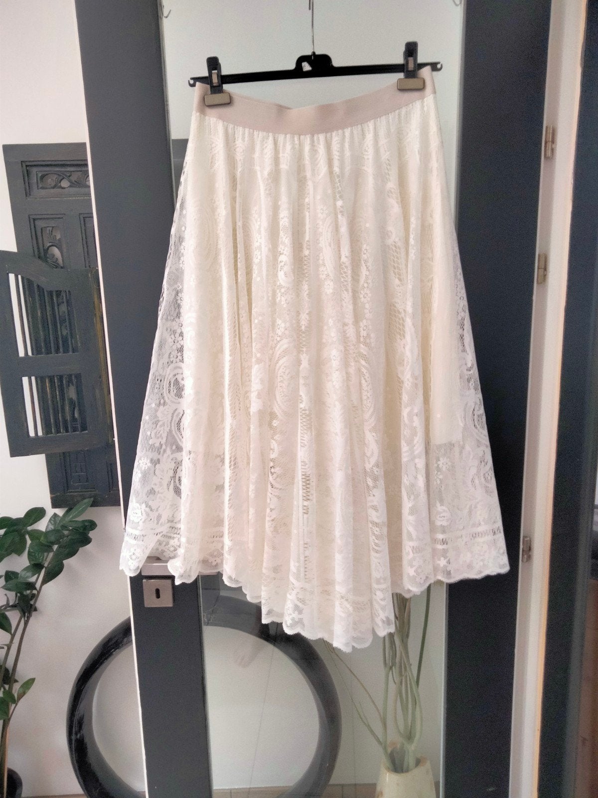 Héél wijde rok in kant.Heuprok.Elastiche tailleband., Taille 38/40 (M), Enlèvement ou Envoi, Comme neuf, Blanc