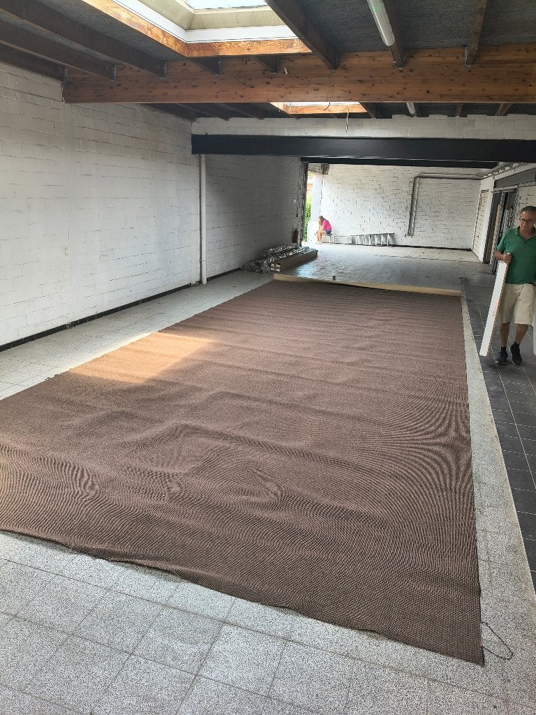 Groot Projecttapijt 4x10m Bruin – Vlekvrij & Reukloos!, Maison & Meubles, Ameublement | Revêtements de sol, Enlèvement ou Envoi