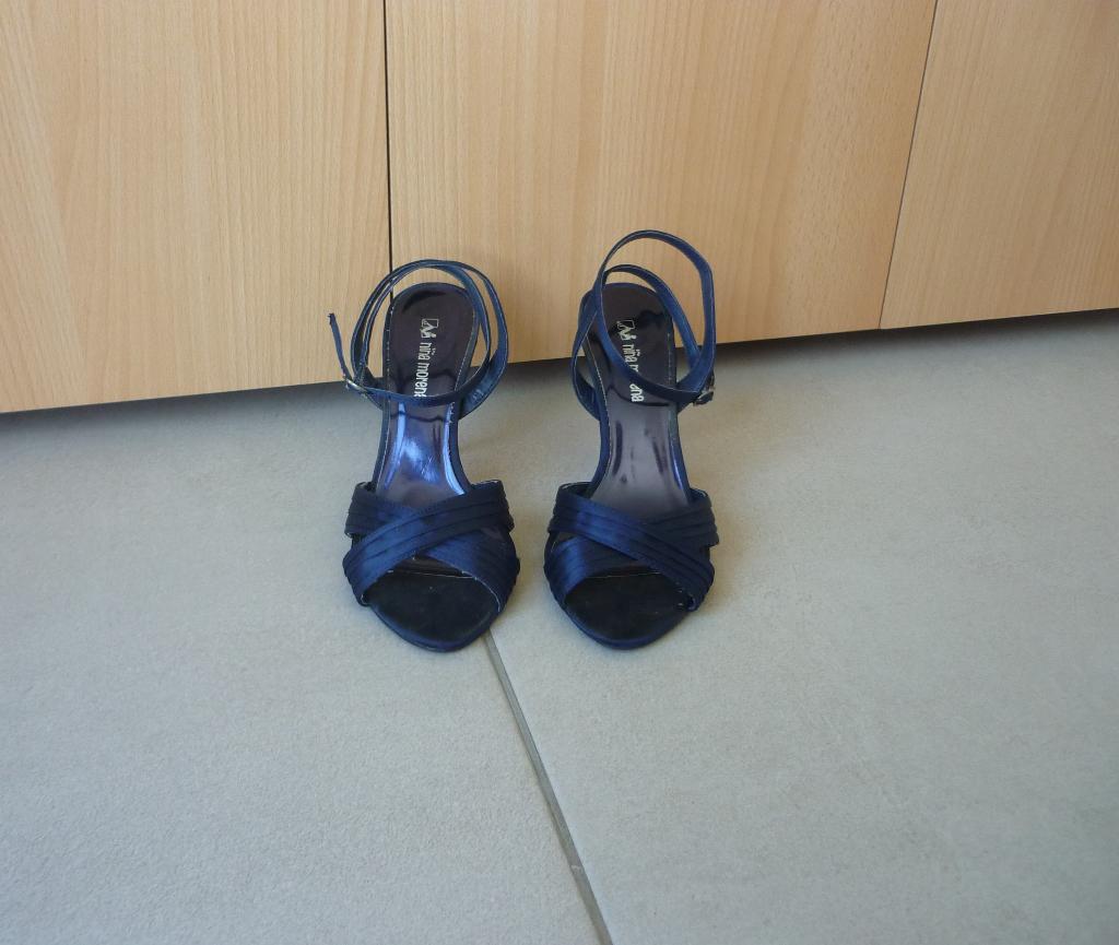 Blauwe satijnen hakken schoenen Maat 37 van Nina Morena, Ophalen of Verzenden