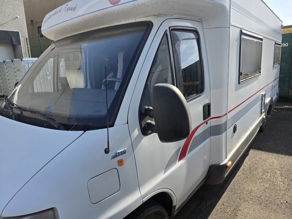 Camper très bon état prêt à immatriculer, Toilette à cassette, Boîte manuelle, Intégral, Particulier