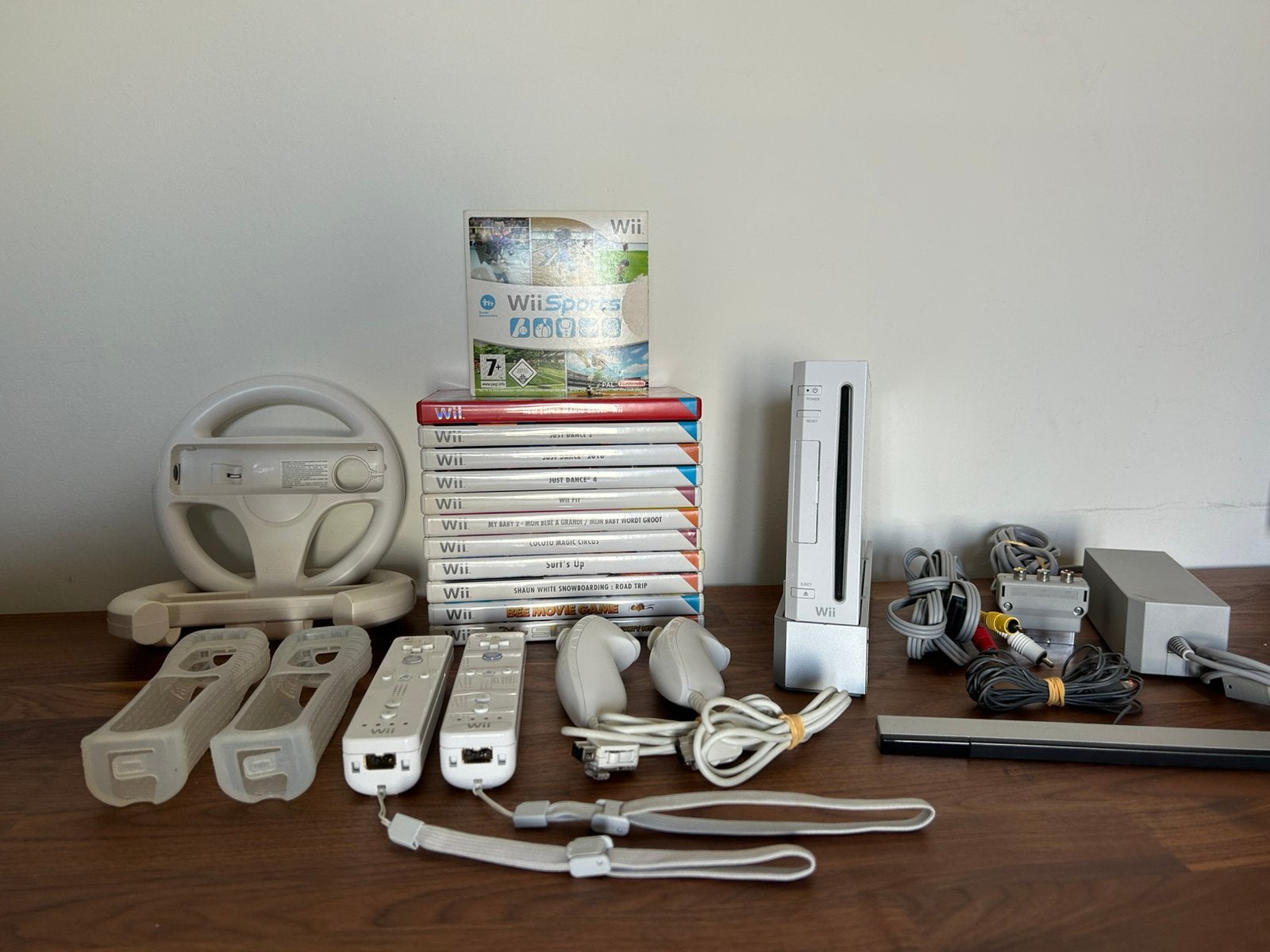 Nintendo Wii + 12 Games, Games en Spelcomputers, Ophalen of Verzenden, Gebruikt, Met 2 controllers, Met games