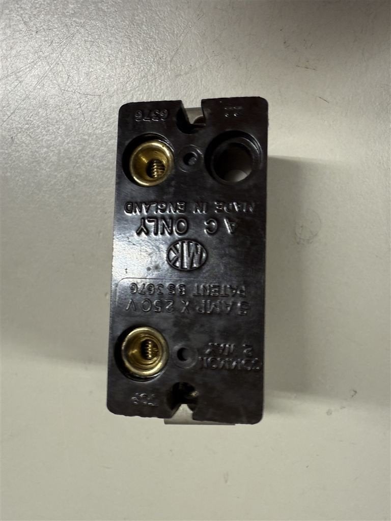 Vintage MK 5 Amp x 250v BS3676 schakelaar - Common 2 way, Hobby en Vrije tijd, Elektronica-componenten, Ophalen of Verzenden, Zo goed als nieuw