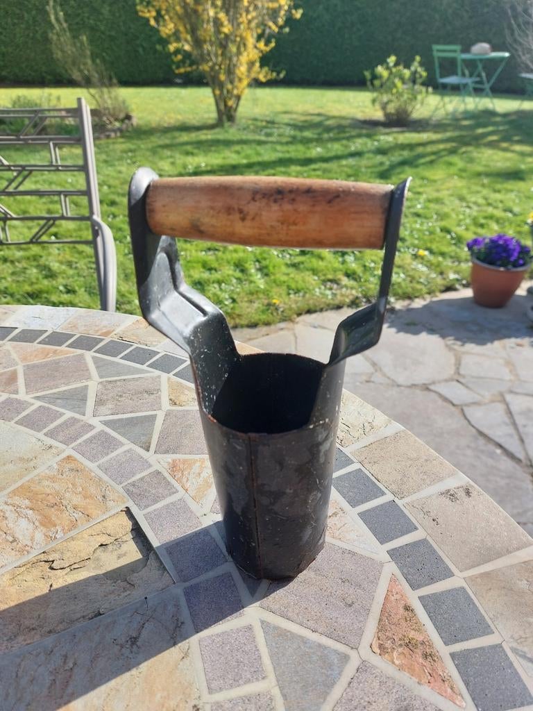 Plantoir a bulbes, Enlèvement