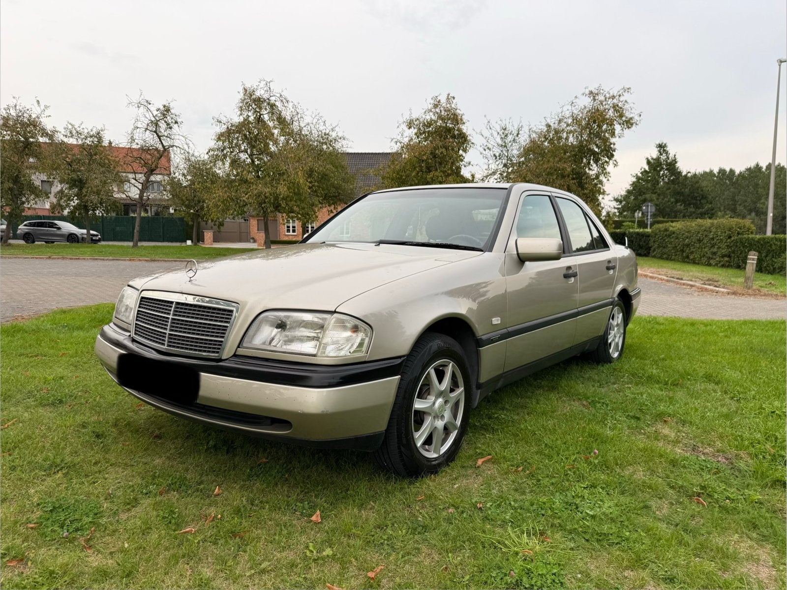 Mercedes Benz C180 Essence 115 500km avec controle Oldtimer, Autos, Argent ou Gris, Achat, Boîte manuelle, Noir