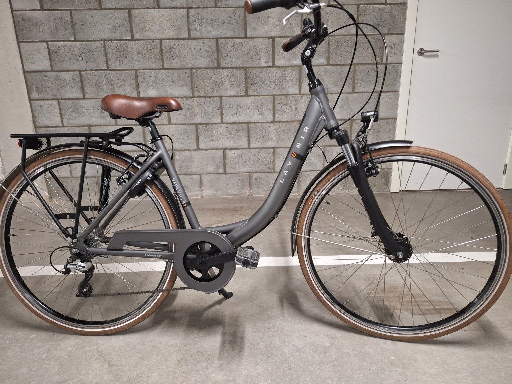 Damesfiets l'avenir maat 46 nieuwstaat, Fietsen en Brommers, Velgrem, Versnellingen, Zo goed als nieuw, Minder dan 47 cm