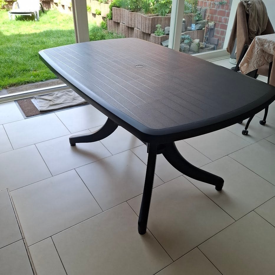 Aquarius tuintafel 135 cm x 85 cm, hoogte70 cm, Ophalen, Zo goed als nieuw, Rechthoekig, Kunststof