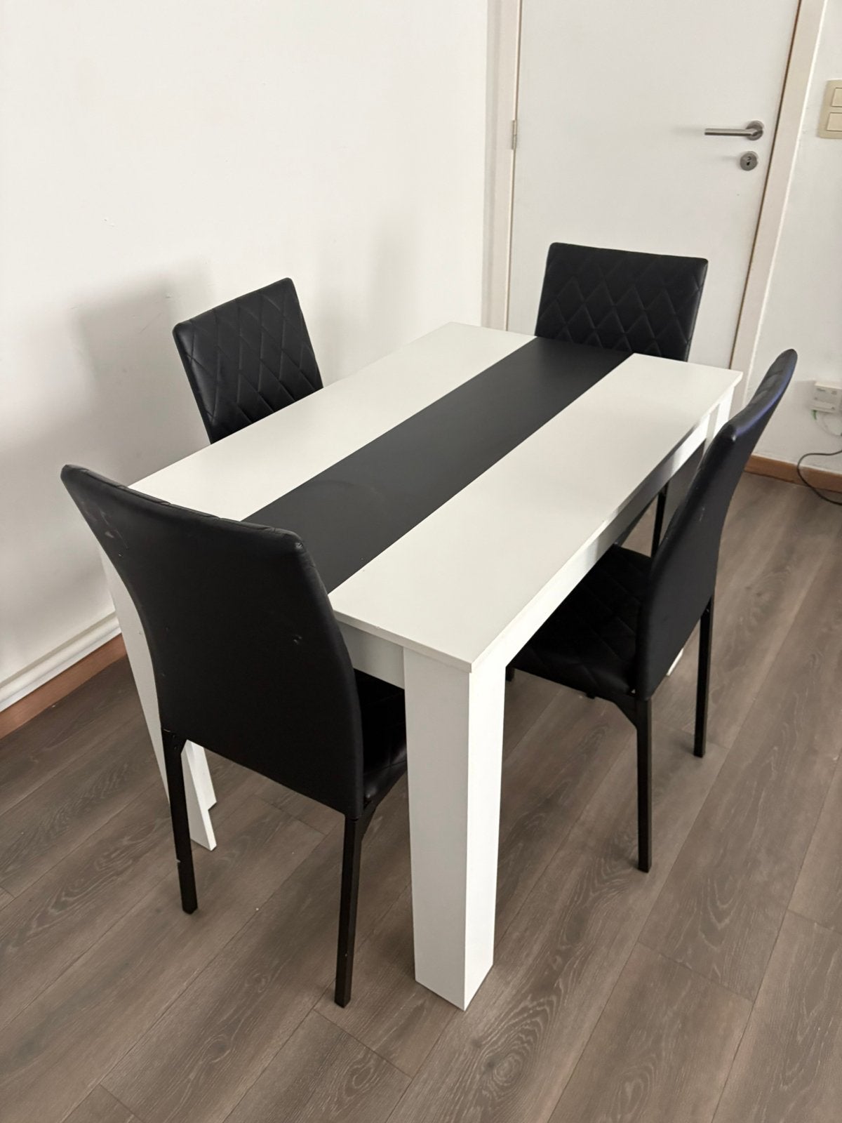Table à manger, Enlèvement, Comme neuf