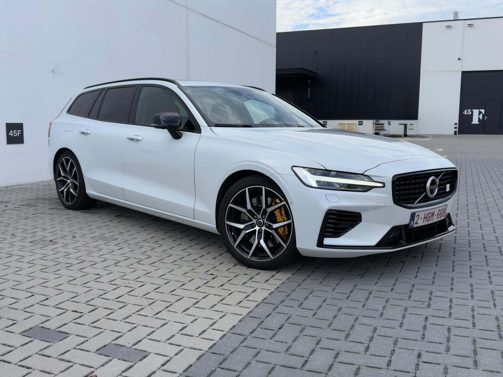 Volvo V60 — T8 Polestar Engineerd— Hybride+Benzine, Autos, Cuir, Euro 6, Entreprise, 2000 kg