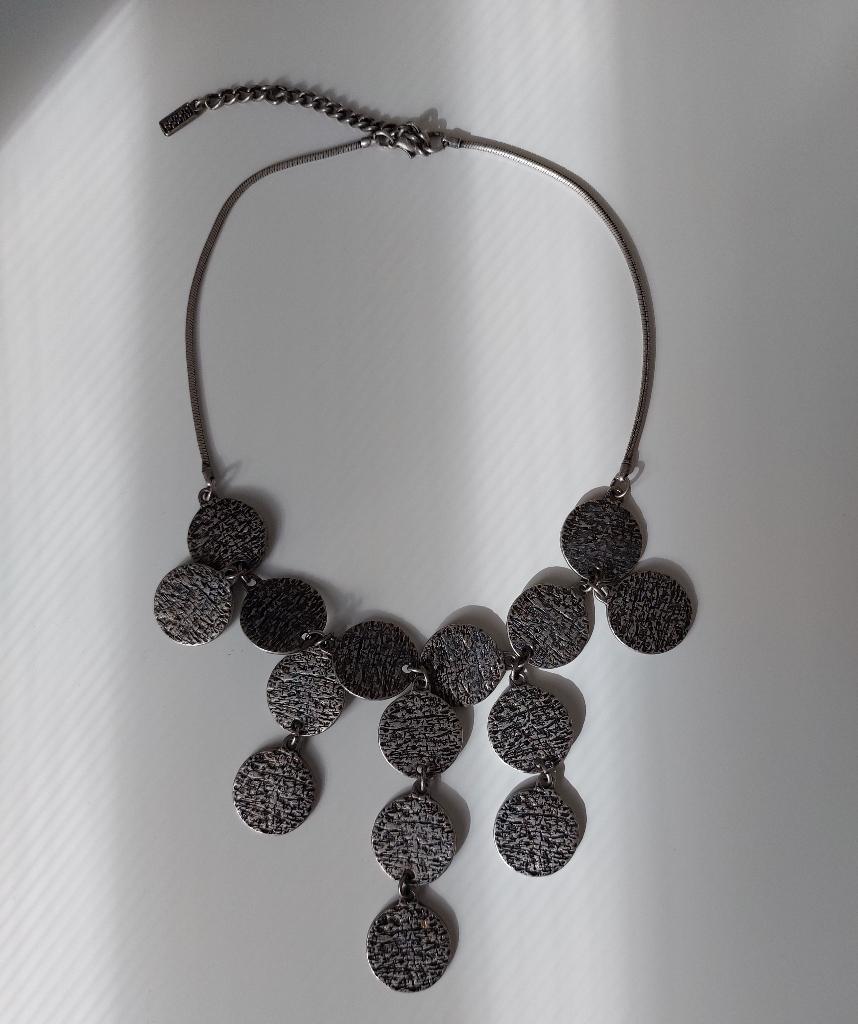 Collier Sarah Pacini, Bijoux, Sacs & Beauté, Colliers, Enlèvement ou Envoi, Comme neuf, Noir, Autres matériaux