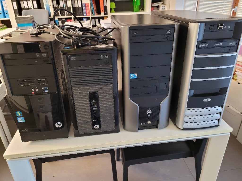 Lots de 4 tours d'ordinateur, 256 GB, HDD, 64 GB ou plus, Enlèvement