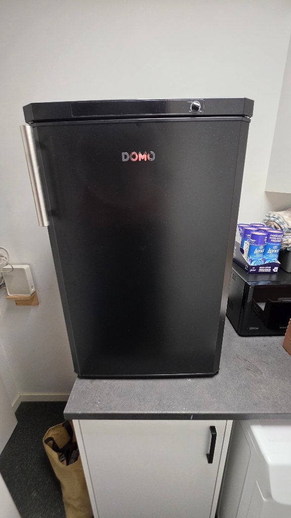 Domo vriezer tafelmodel, Minder dan 85 cm, Minder dan 60 cm, Zo goed als nieuw, Vrijstaand