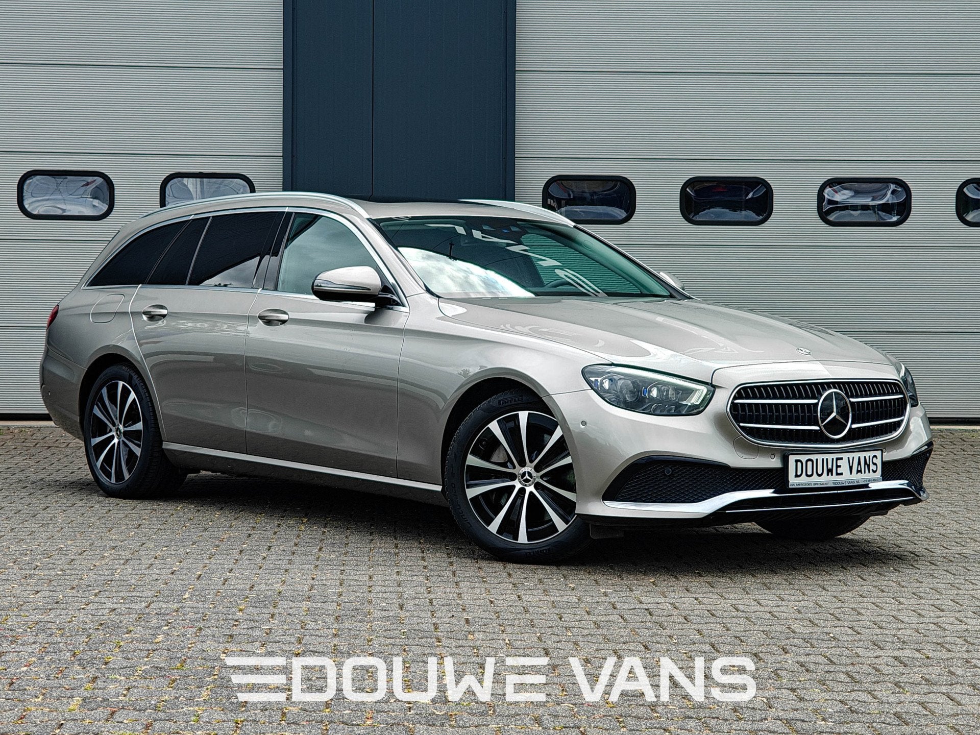 Mercedes-Benz E-Klasse 300e Burmester Trekhaak Avantgarde Sc, Automaat, Zwart, 4 cilinders, Leder en Stof