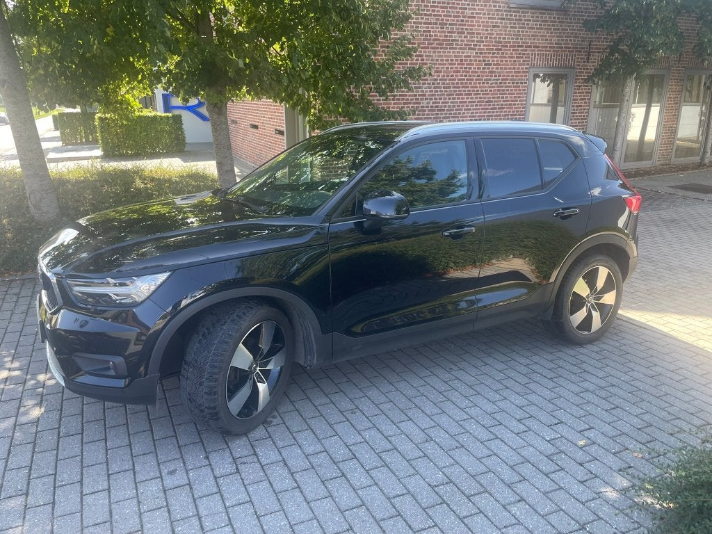 Volvo XC40 D3 Momentum Pro Geartronic, Auto's, Volvo, 4 cilinders, Zwart, 5 deurs, Particulier