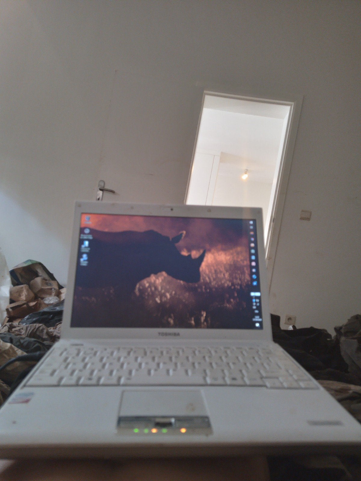 A vendre urgent minipc Toshiba 60e, Computers en Software, Windows Laptops, Ophalen, Zo goed als nieuw
