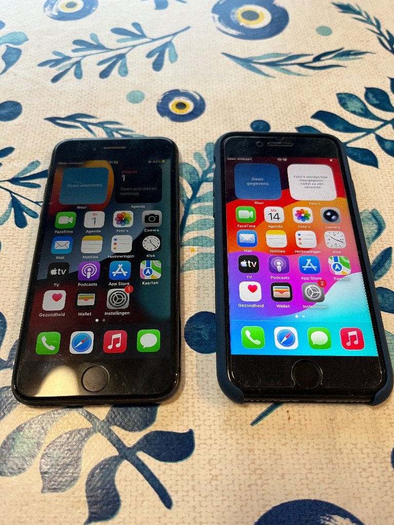 Iphone 8 & Iphone SE 2020, Telecommunicatie, Gebruikt, Zwart, Ophalen of Verzenden, 64 GB