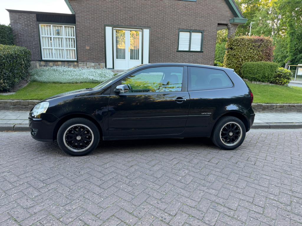 Volkswagen Polo United 1.2i essence Airco gekeurd, Autos, Achat, Entreprise, Boîte manuelle, Entretenue par le concessionnaire
