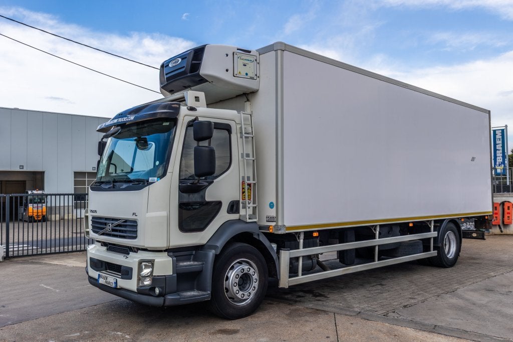 Volvo FLH 290+ CARRIER (bj 2013), Auto's, Vrachtwagens, Automaat, Euro 5, Achterwielaandrijving, Elektrische ramen