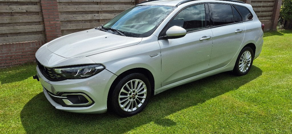 FIAT TIPO SW BJ 2021 BENZINE AUB ADV LEZEN, Auto's, Voorwielaandrijving, Dealer onderhouden, Euro 6, 5 deurs