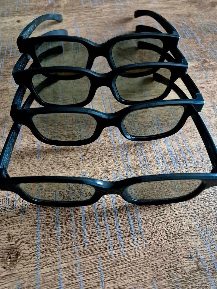 4 paires de lunettes 3D de cinéma modèle KJM-3, TV, Hi-fi & Vidéo, Accessoires de télévision, Enlèvement ou Envoi, Comme neuf