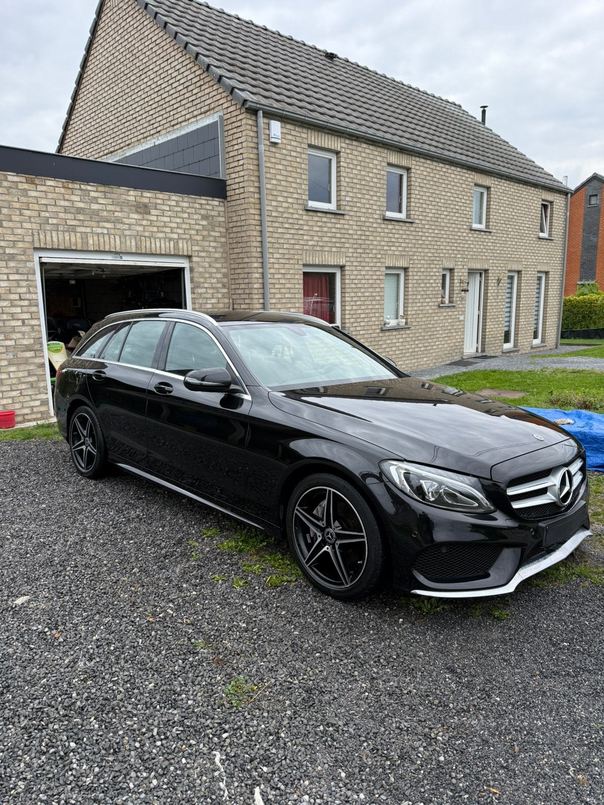 Mercedes-Benz c180d, Enlèvement