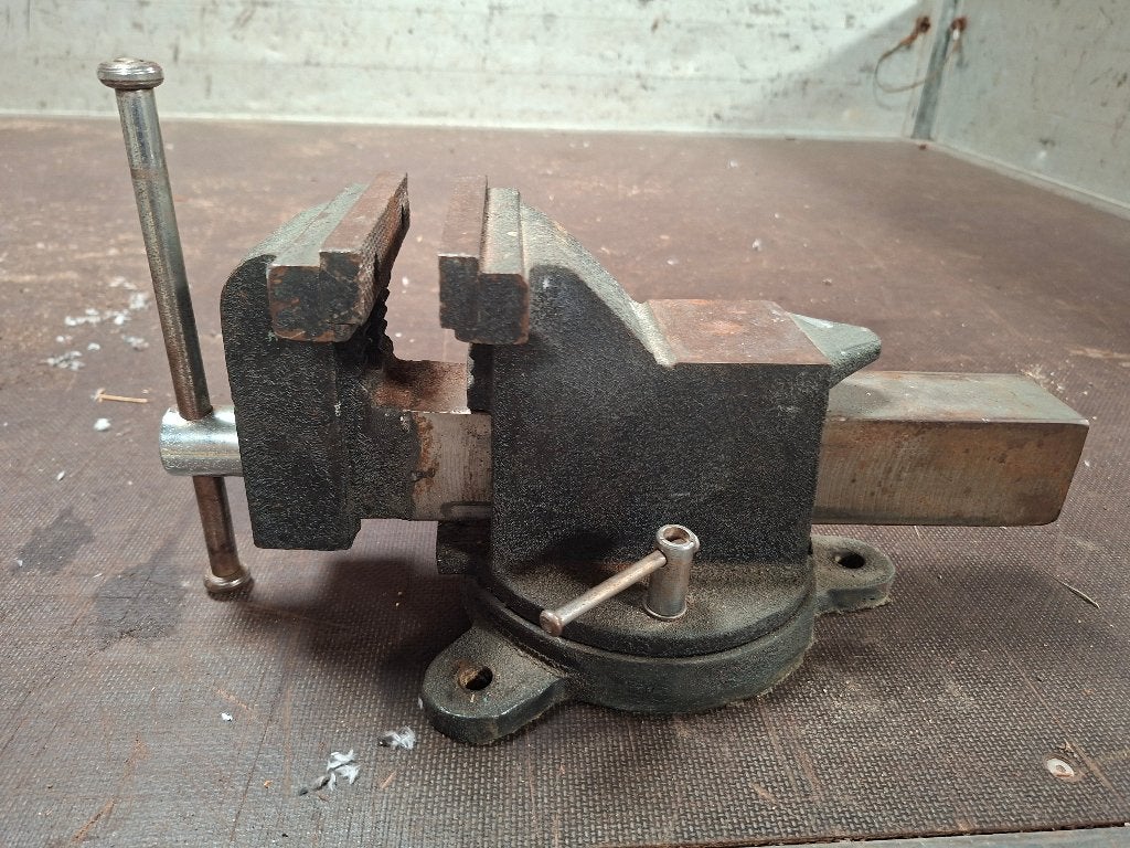 Bankschroef bekken 125mm, Ophalen, Gebruikt, Bankschroef