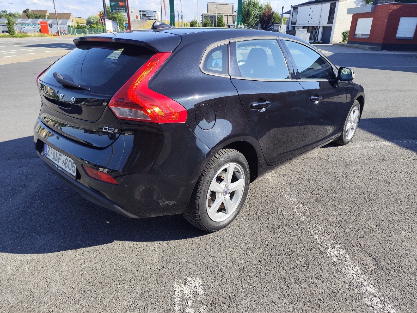 Belle Volvo V40 D2 2.0 euro 6b approuvée en excellent état, Autos, Volvo, Achat, Diesel, Particulier, Capteur de lumière