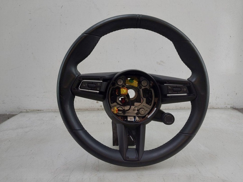 VOLANT DIRECTION Porsche Taycan (Y1A) (01-2019/12-2023), Porsche Deutschland GmbH, Porscheplatz 1
70435  Stuttgart, DE, Porsche