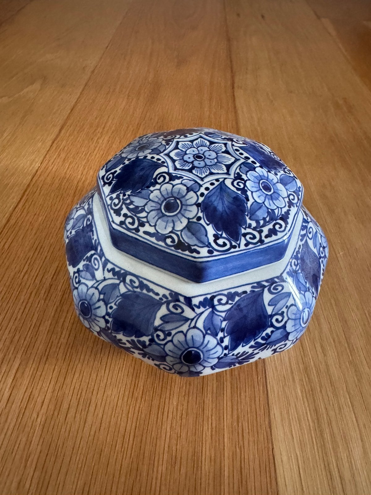 Bonbonière - Porceleyne Fles Delft – handbeschilderd, Antiek en Kunst, Antiek | Porselein, Ophalen