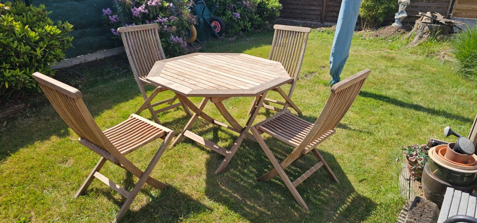 Mooie tuinset plooibare tafel  4 plooi stoelen, Ophalen, 4 zitplaatsen, Gebruikt, Hardhout
