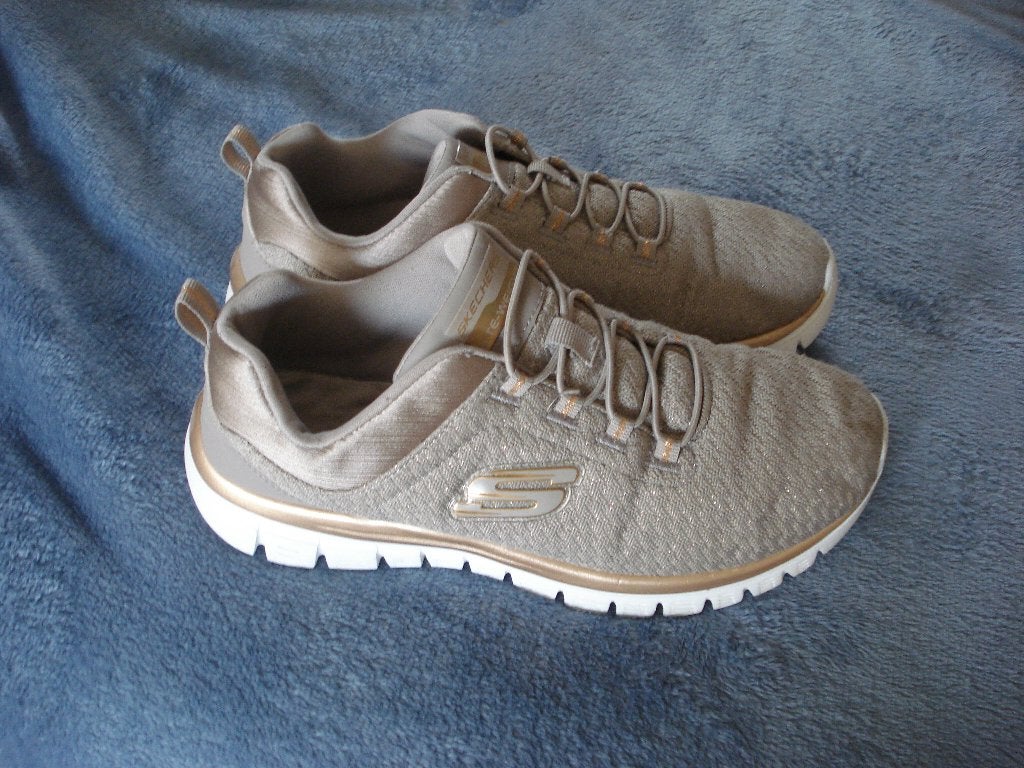 Skechers sneakers, dames/meisjes. mt 38, vallen groter, Bruin, Ophalen of Verzenden, Sneakers, Gedragen