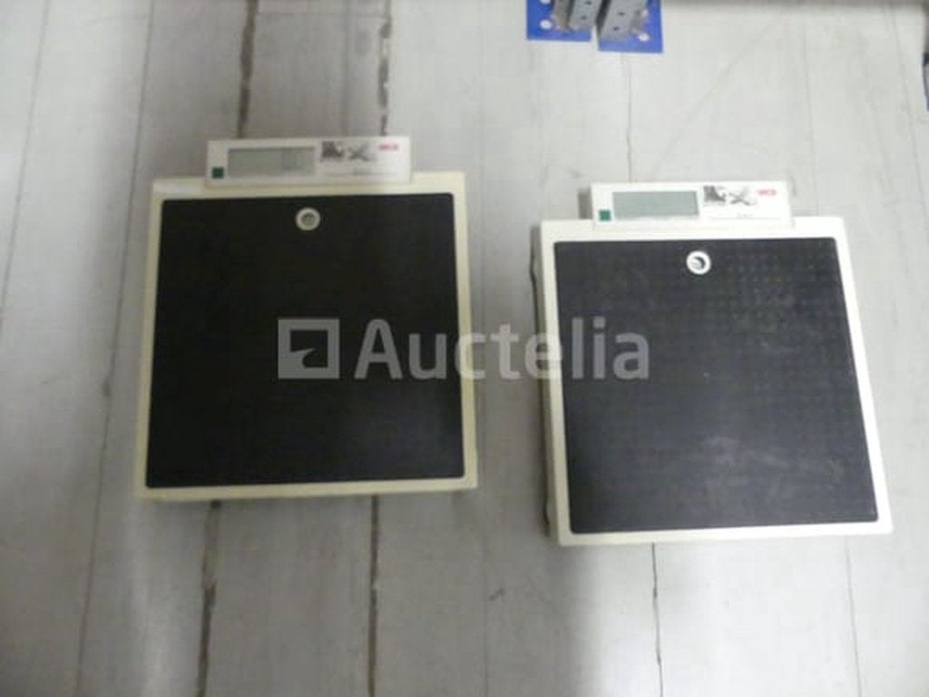 2 Seca 877 Digitale Weegschalen