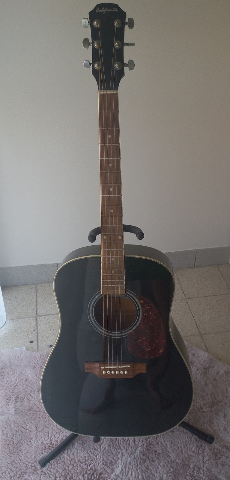 Akoestische gitaar met staander, Muziek en Instrumenten, Standaarden, Ophalen, Gitaar