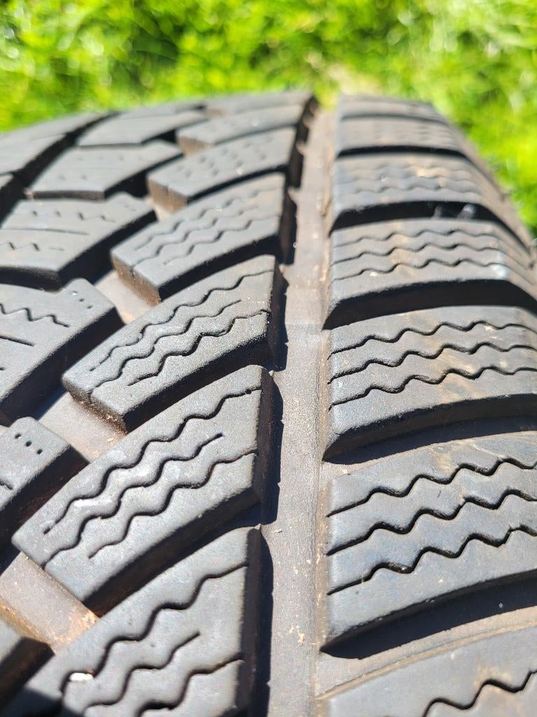 4 Pneus voiture, Autos : Pièces & Accessoires, Neuf, Pneus hiver, Enlèvement, 225 mm