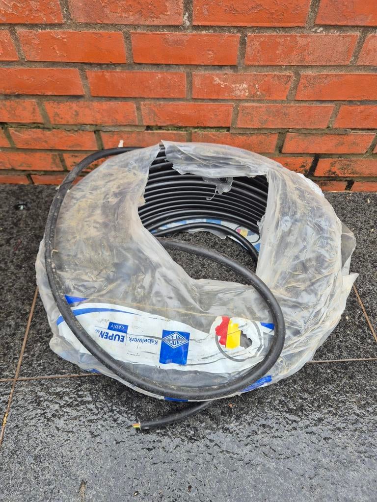 Kabel zeker 5 meter nog op, Ophalen