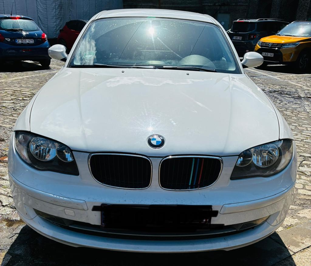 BMW 118i PRÊTE A IMMATRICULER, Autos, BMW, Achat, Boîte manuelle, Bleu, 5 portes