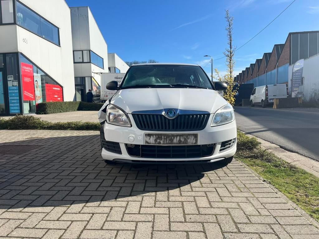 Skoda Fabia II 2012 1.2 essence (63 kW)exportation de pièces, Achat, Entreprise, Airbags, Essence