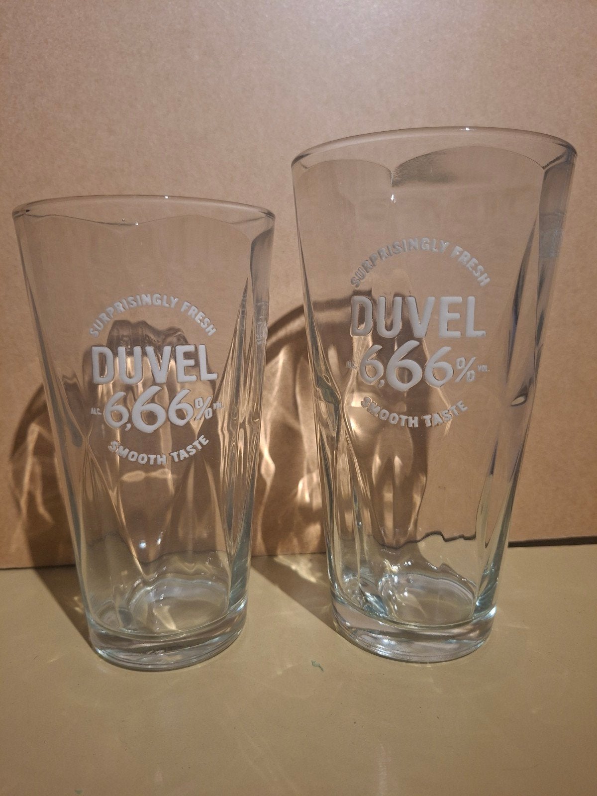 2 duvel glazen 666, Verzamelen, Ophalen of Verzenden