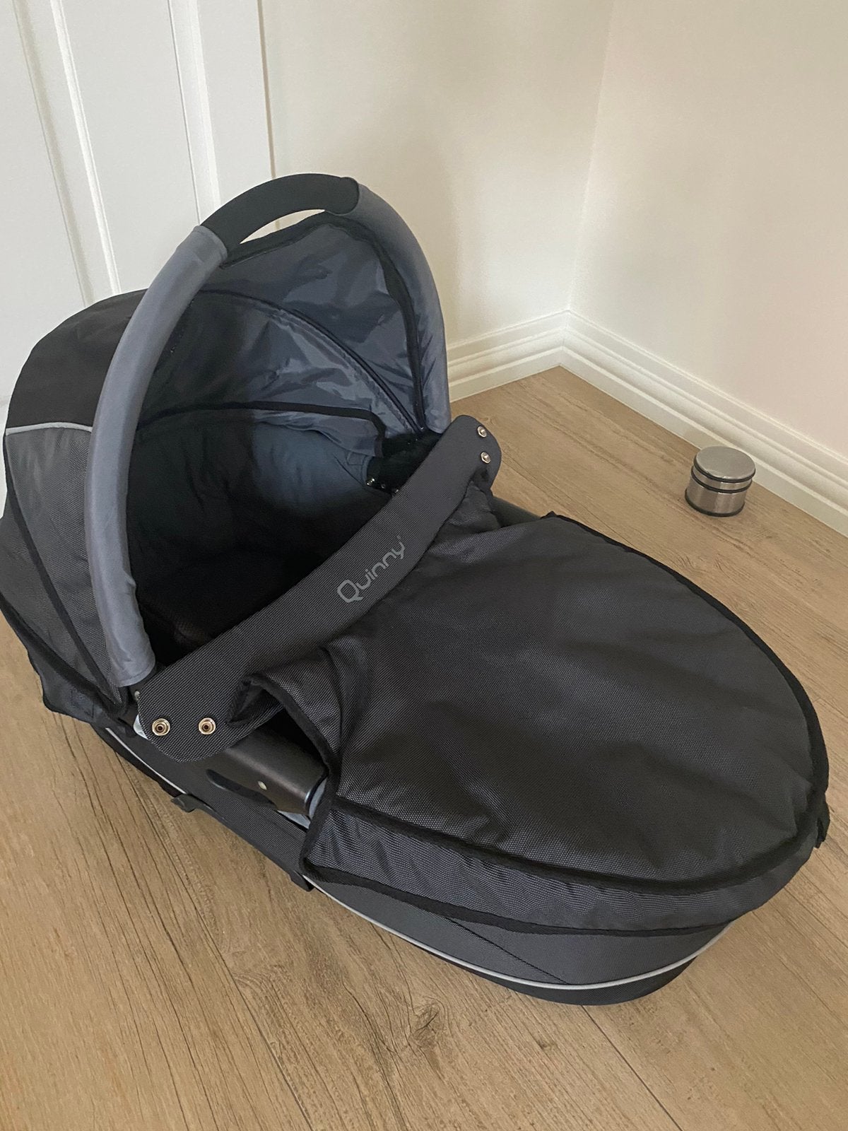 Prachtige Quinny baby- reiswieg, Kinderen en Baby's, Ophalen, Quinny