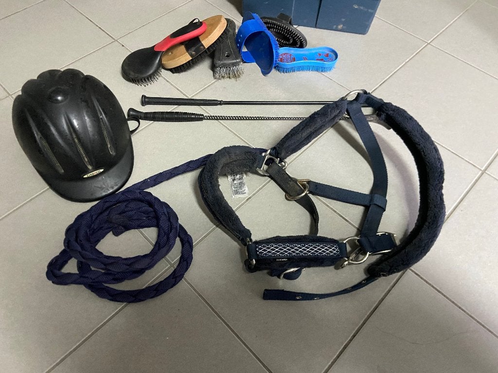 Ensemble accessoires équitation, BR, Casque d'équitation/bombe, Enlèvement, Utilisé