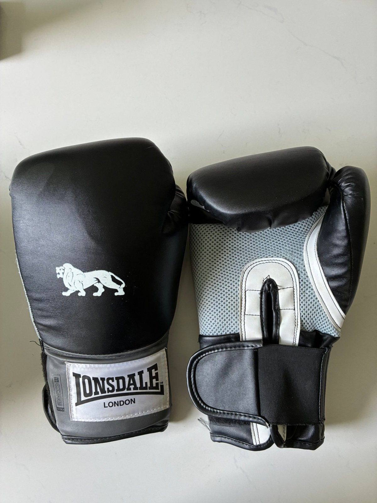 Bokshandschoenen en pads Lonsdale, Sports & Fitness, Boxe, Enlèvement, Neuf, Gants de boxe