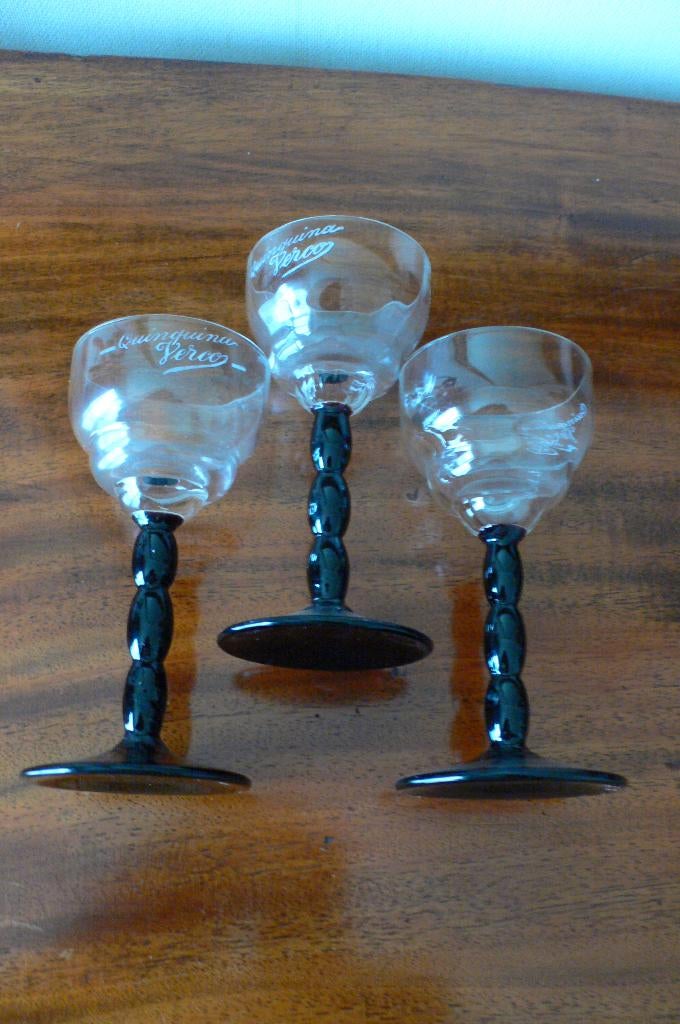 Quinquina vintage aperitief glaasjes, Ophalen of Verzenden, Zo goed als nieuw, Borrel- of Shotglas