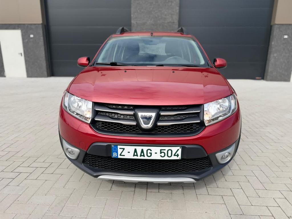 Dacia sandero stepway 0.9 benzine - euro 5 - 82.000 km, Auto's, Dacia, Euro 5, Zwart, Bedrijf, Handgeschakeld