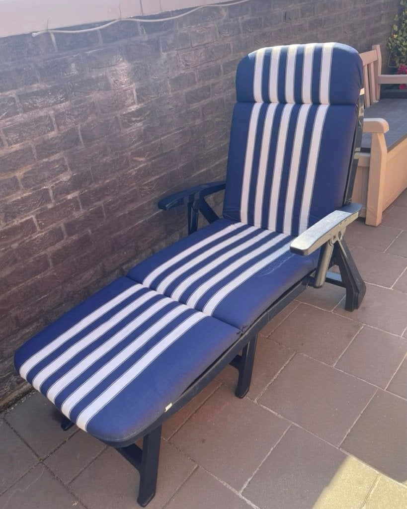 Ligbed  met kussen, Tuin en Terras, Ophalen
