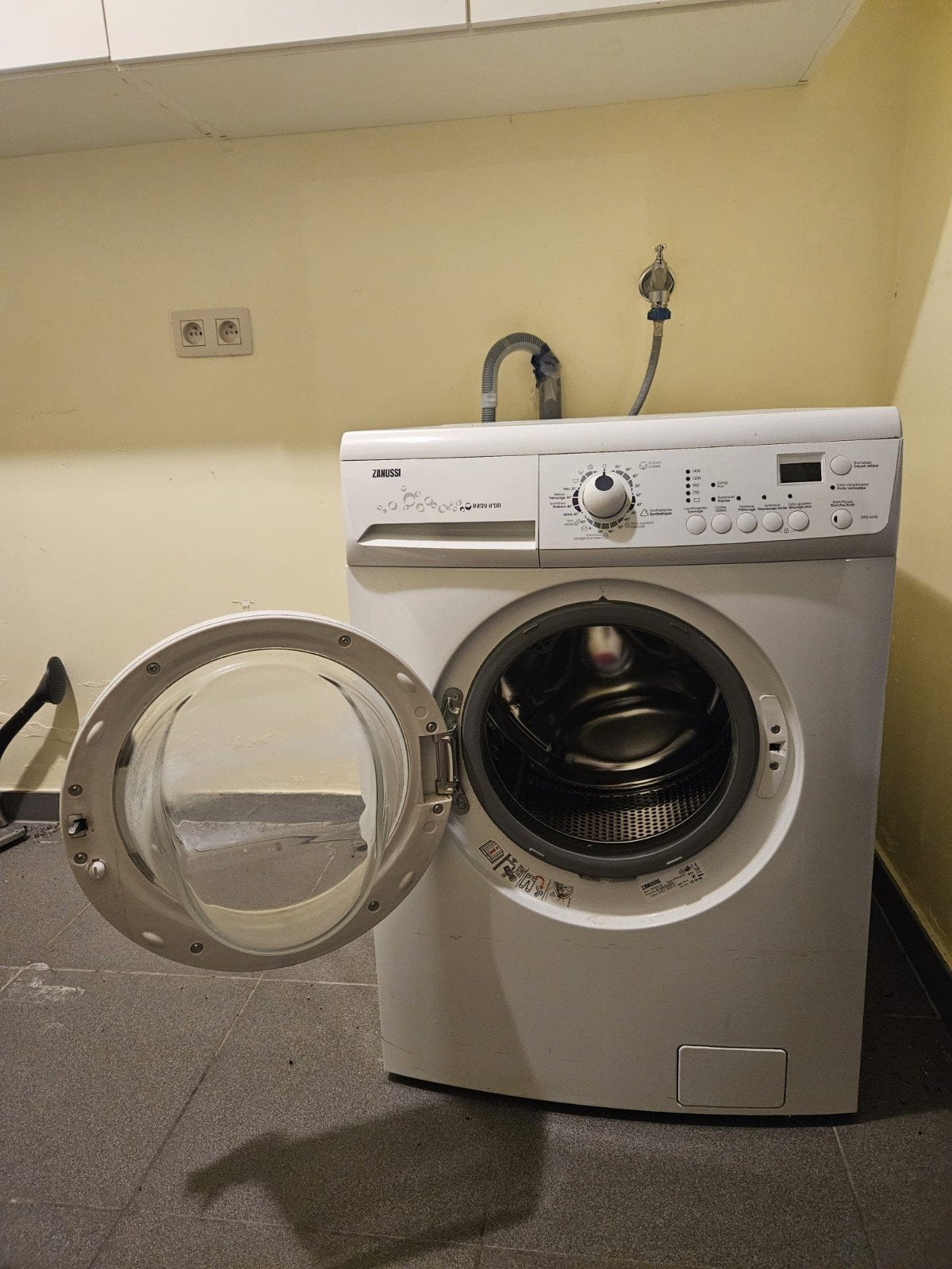 Wasmachine Zanussi, Ophalen