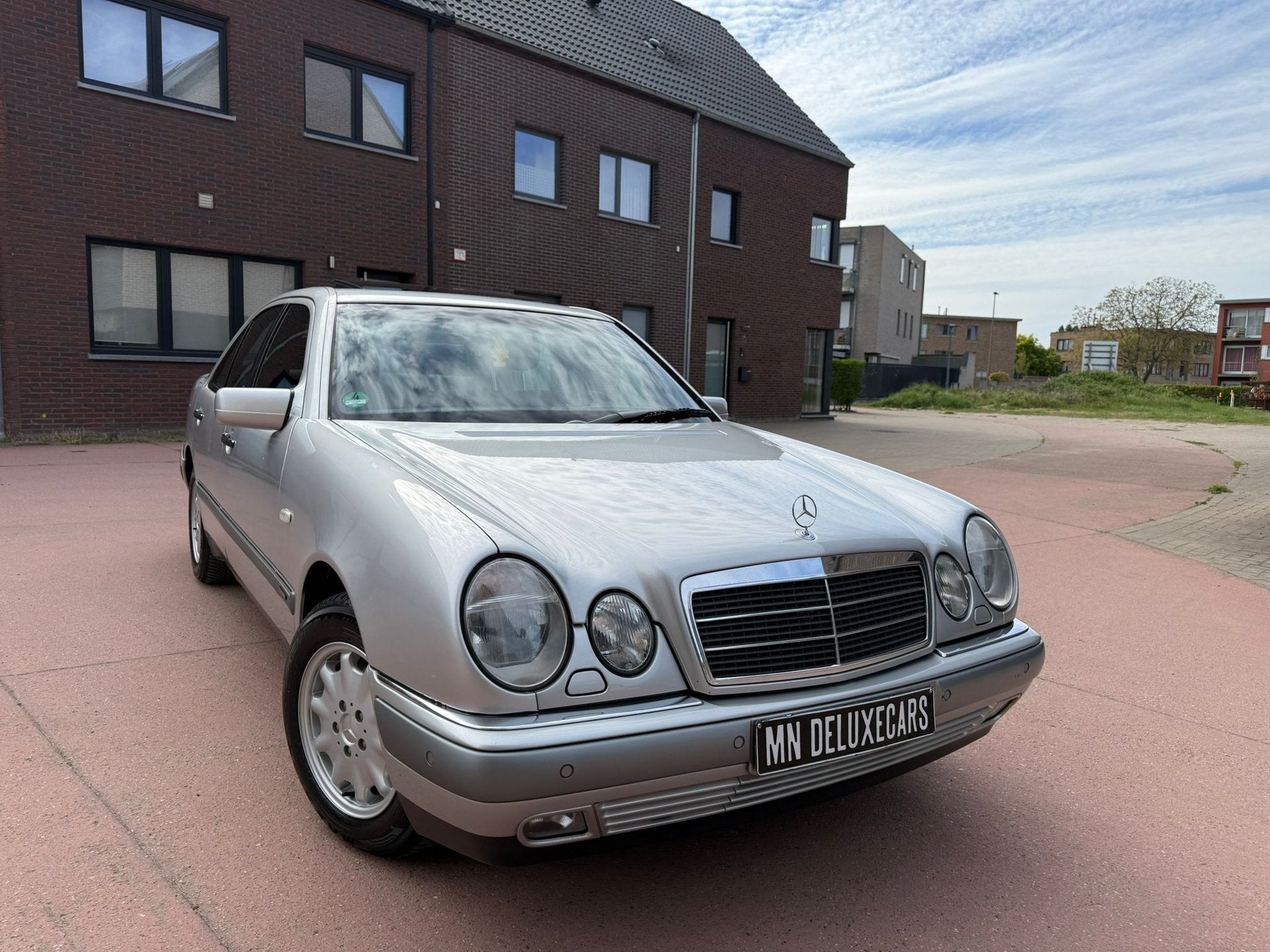 Mercedes-Benz E-Klasse E 240 Elegance, Auto's, Mercedes-Benz, Bedrijf, Te koop, E-Klasse, Benzine, Euro 2, Berline, 4 deurs, Automaat