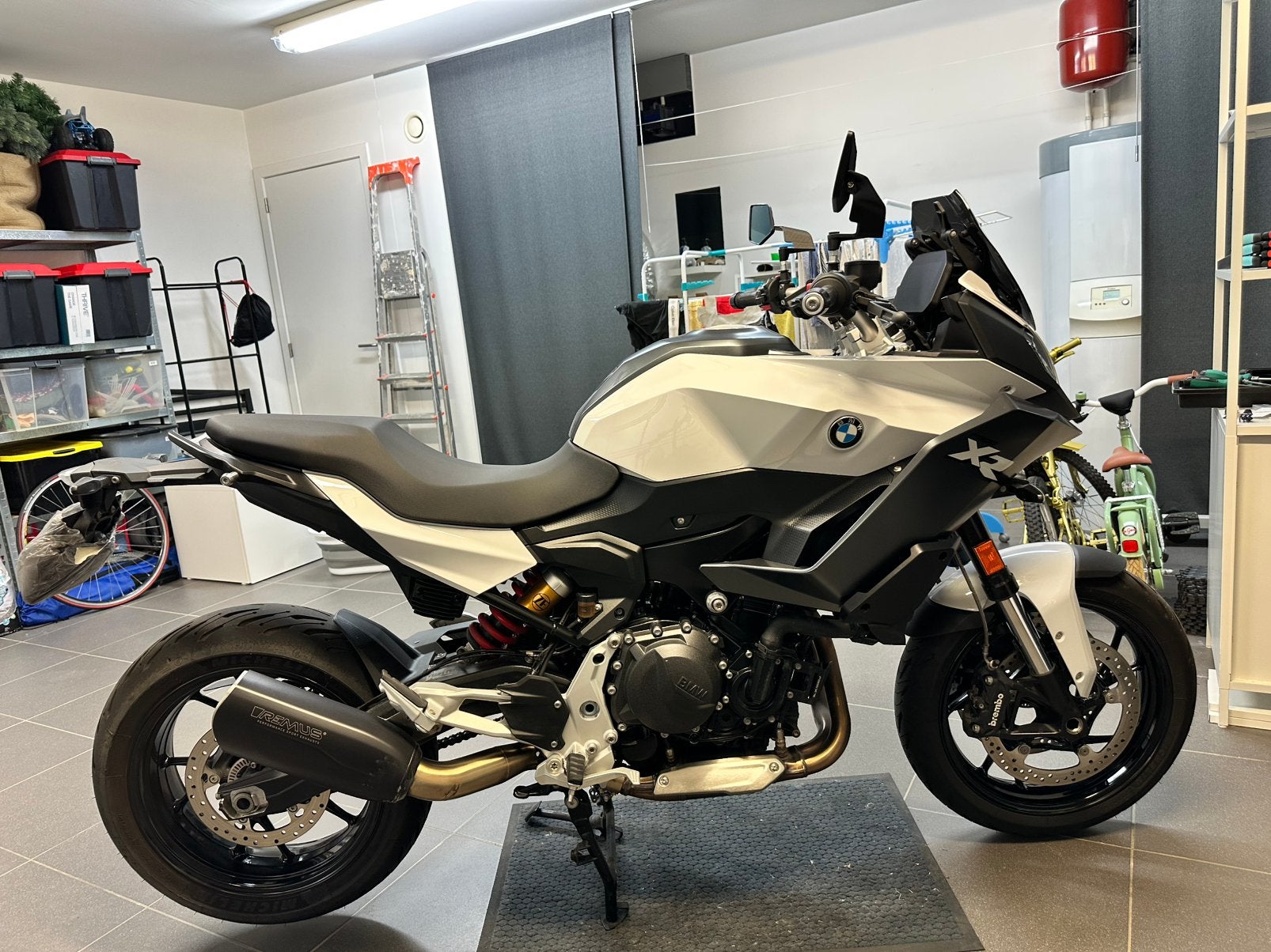 BMW F900 XR | Option complète | 3 643 km | Excellent état, Motos, Permis Moto A, Tourisme, 2 cylindres, Poignées chauffantes
