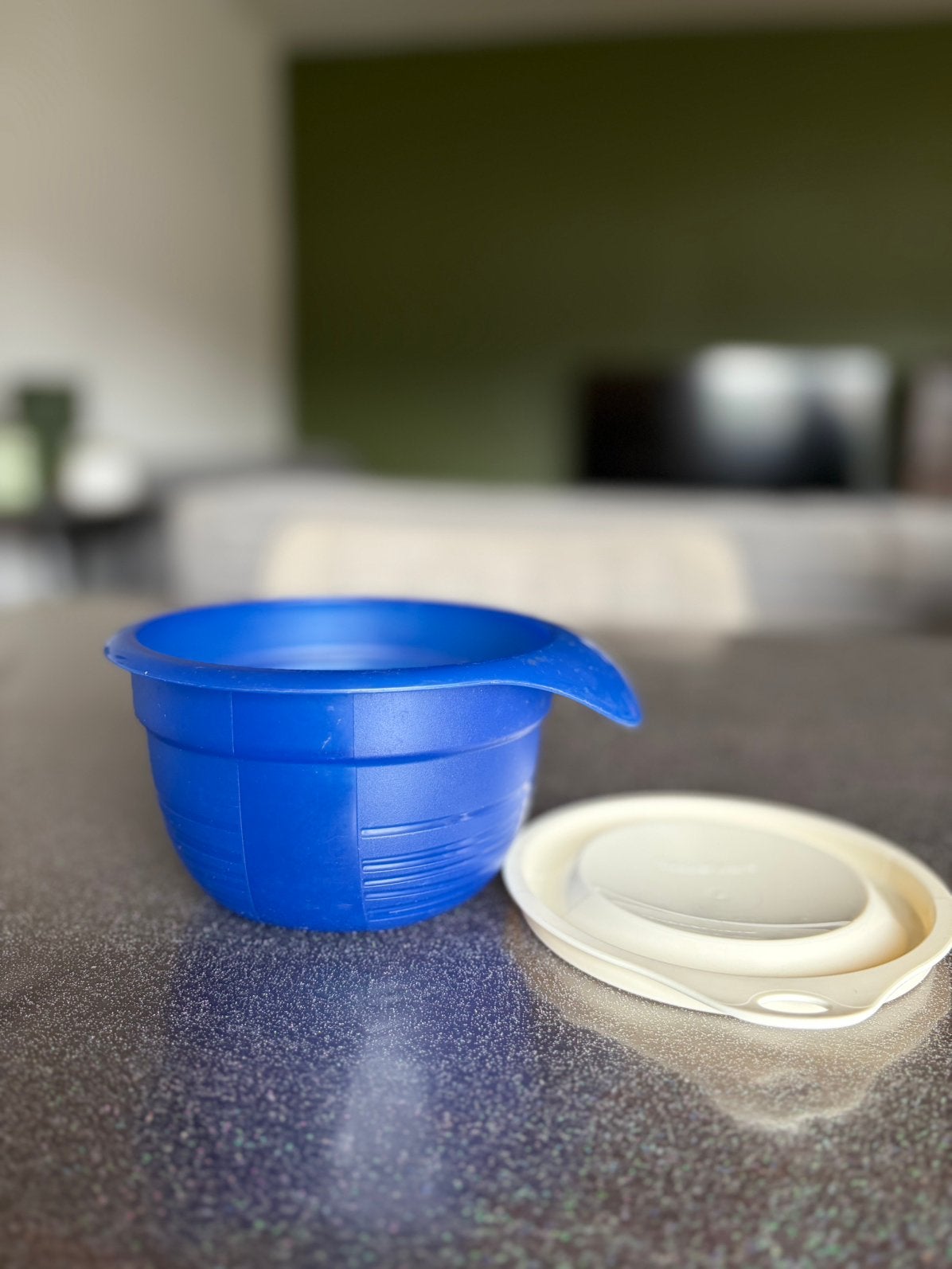 Tupperware bol, Enlèvement, Neuf, Bleu, Avec couvercle