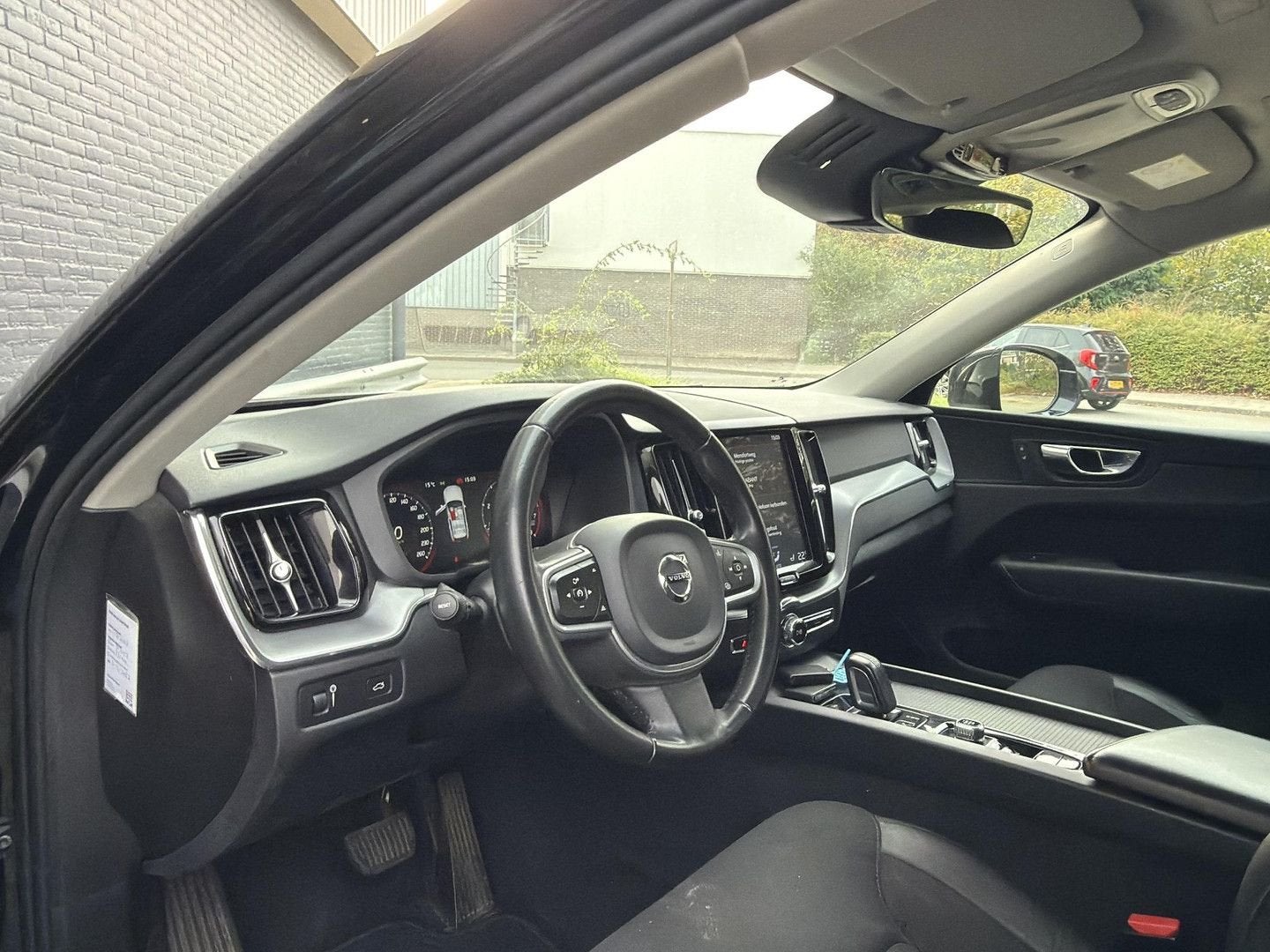 Volvo XC60 2.0 B5 Momentum Pro | Automaat | Camera | Climate, Auto's, Automaat, 149 g/km, Zwart, Adaptive Cruise Control