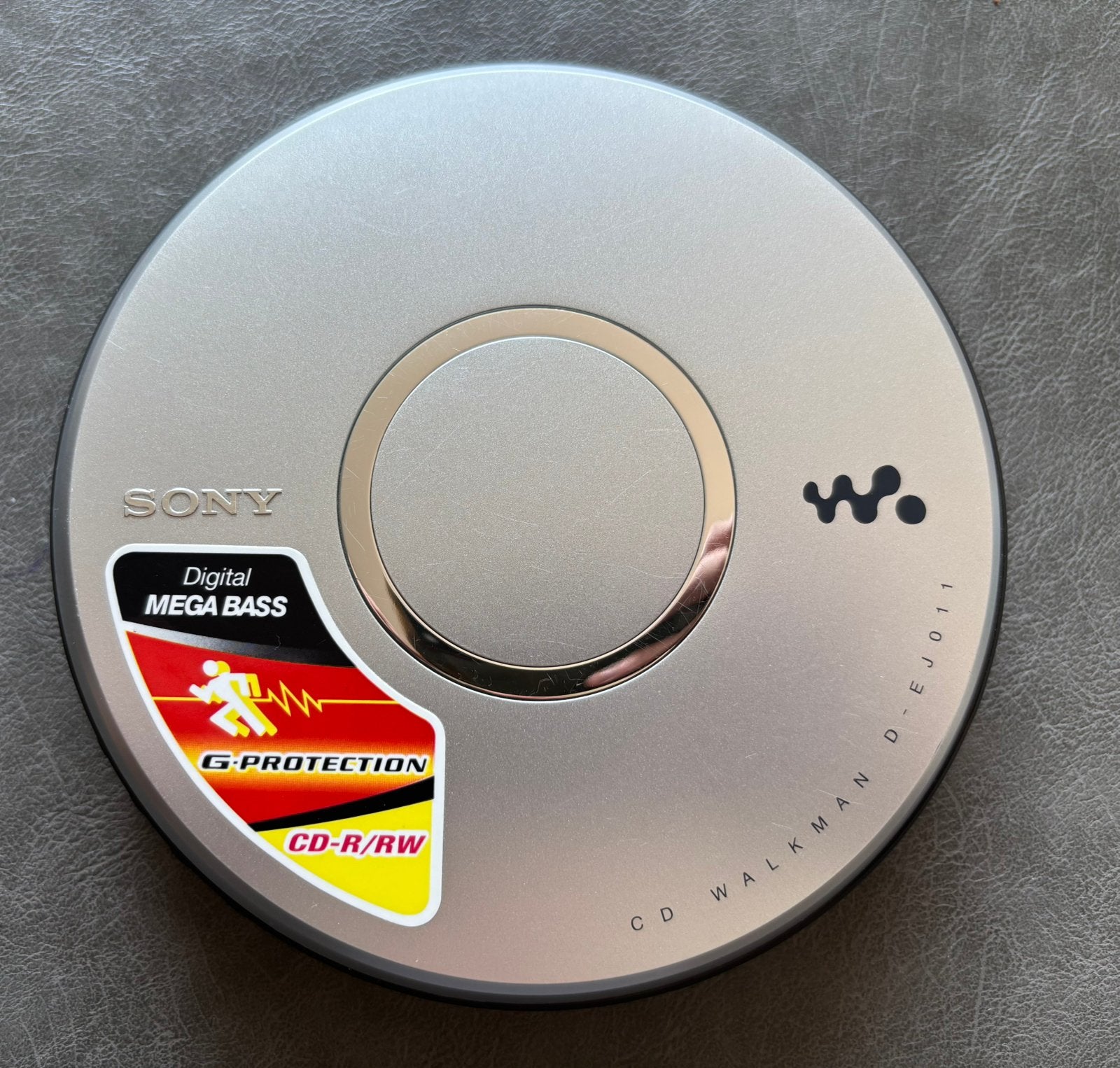 Sony CD Walkman D-EJ011 – Werkend – Zeer nette staat, TV, Hi-fi & Vidéo, Enlèvement ou Envoi, Walkman ou Baladeur