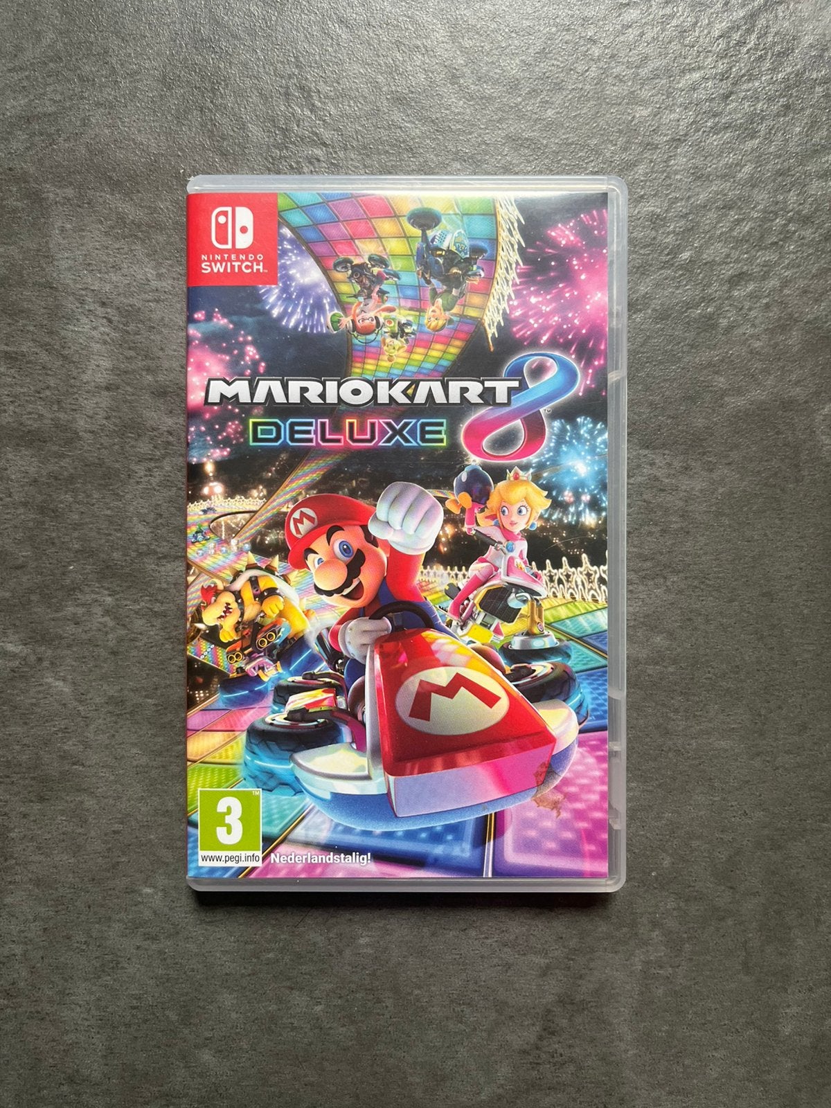 Mario Kart 8 Deluxe - Nintendo Switch, Games en Spelcomputers, Ophalen of Verzenden, Zo goed als nieuw